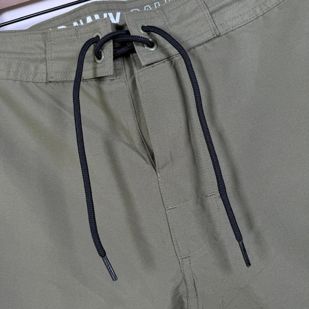 Old Navy Men's Dolphin-Hem Board Shorts Size 30 Green Hook and Loop Drawstring